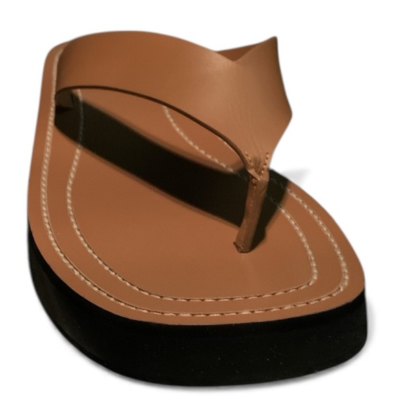 THE ROW Ginza Caramel Leather Sandals - Picture 10 of 11